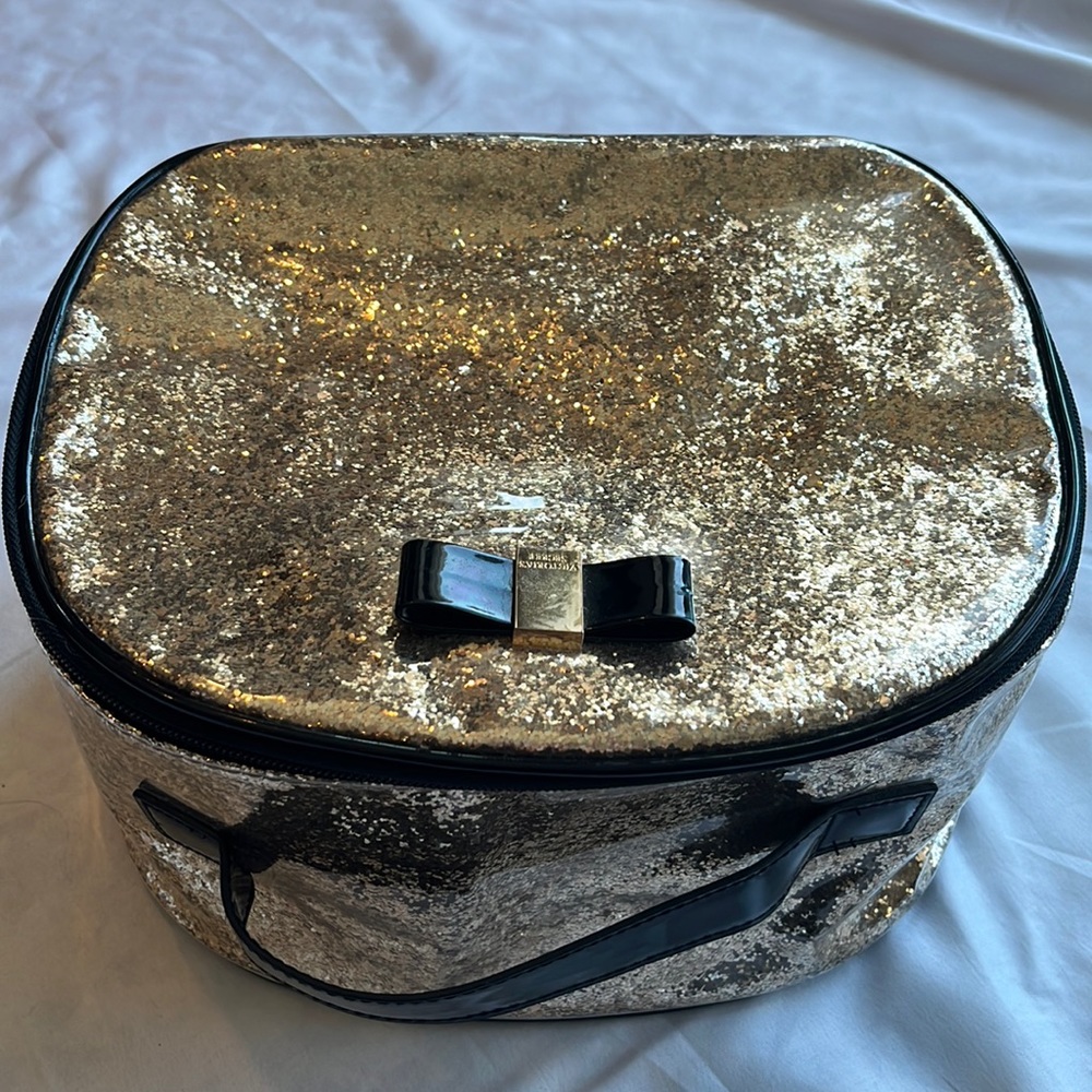 VS travel cosmetic case